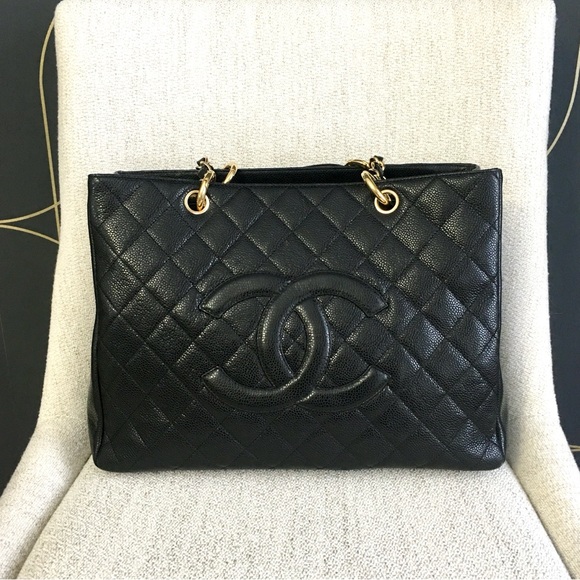 CHANEL Caviar Quilted Grand Shopping Tote GST bag - Picture 2 of 15